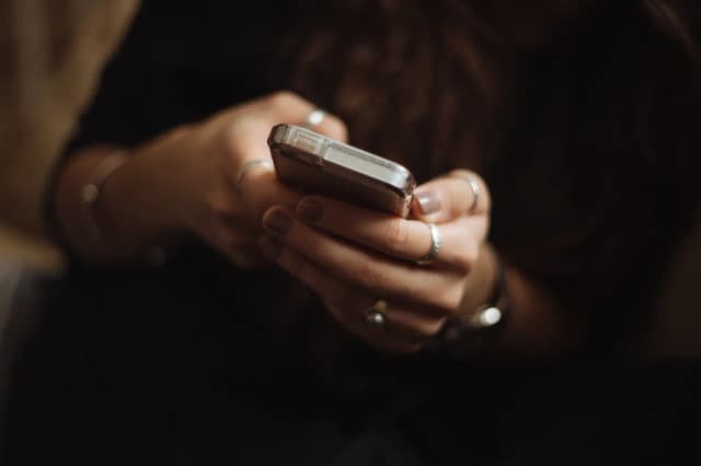 Polizze false online: perché il boom dei siti abusivi è un tema attuale che riguarda sempre più persone
