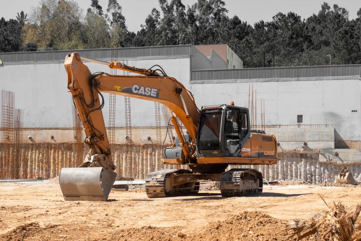 Assicurazione impresa edile: quali polizze sono obbligatorie e quali servono davvero